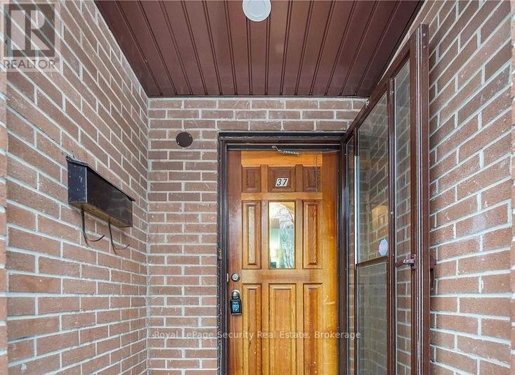 124 - 37 Darras Court, Brampton (Southgate), Ontario  L6T 1W7 - Photo 2 - W12407269