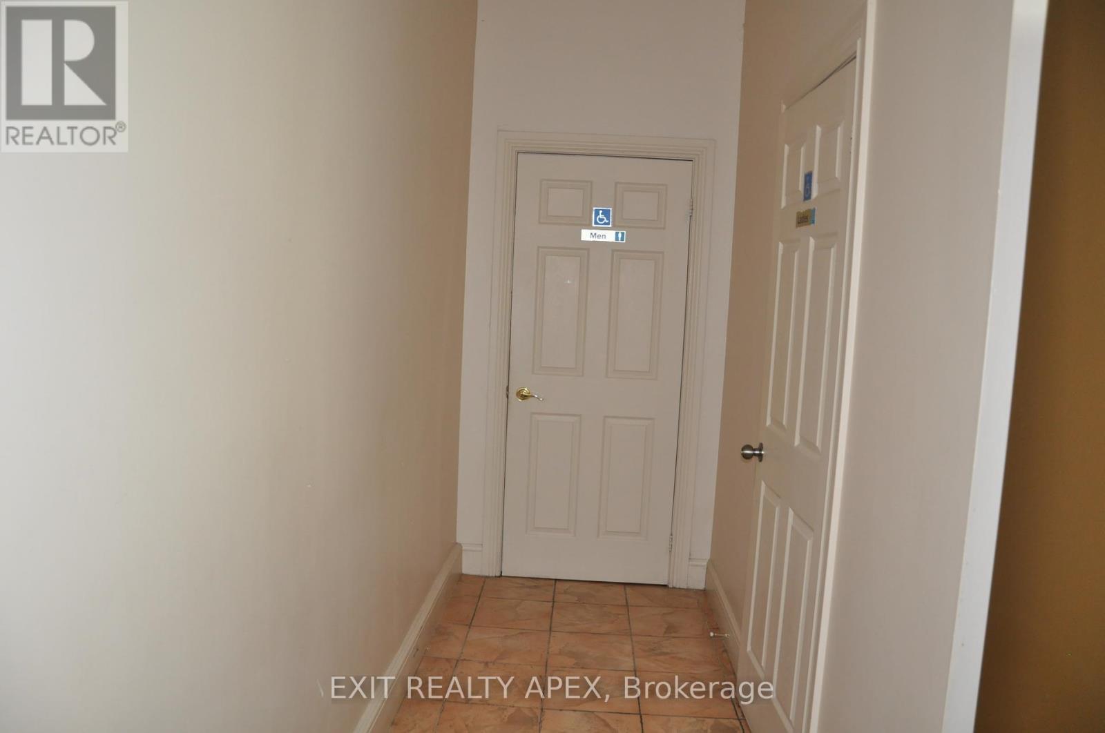 1 - 4910 Tomken Rd Road, Mississauga (Northeast), Ontario  L4W 1J8 - Photo 13 - W12407303