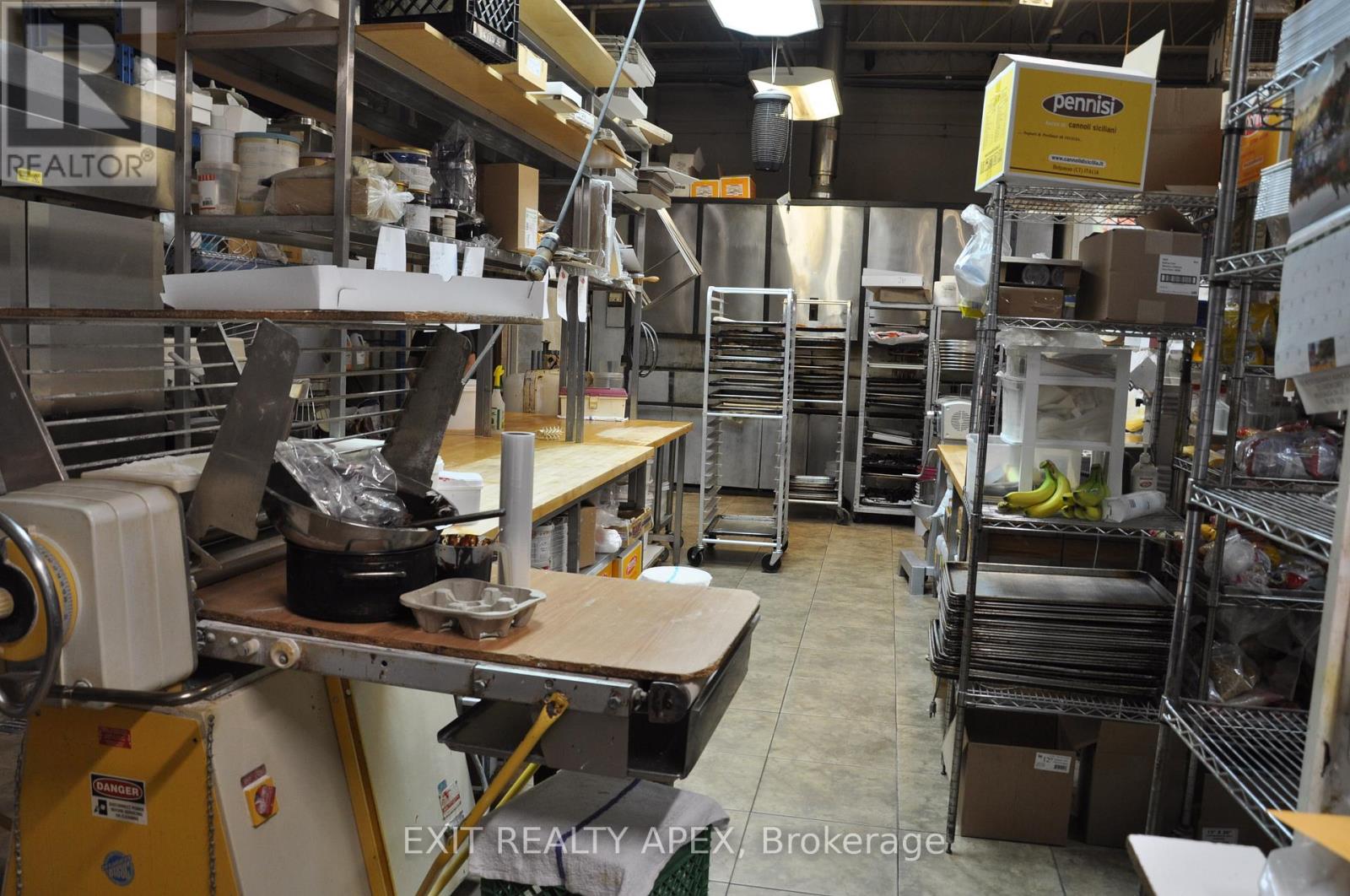 1 - 4910 Tomken Rd Road, Mississauga (Northeast), Ontario  L4W 1J8 - Photo 23 - W12407303