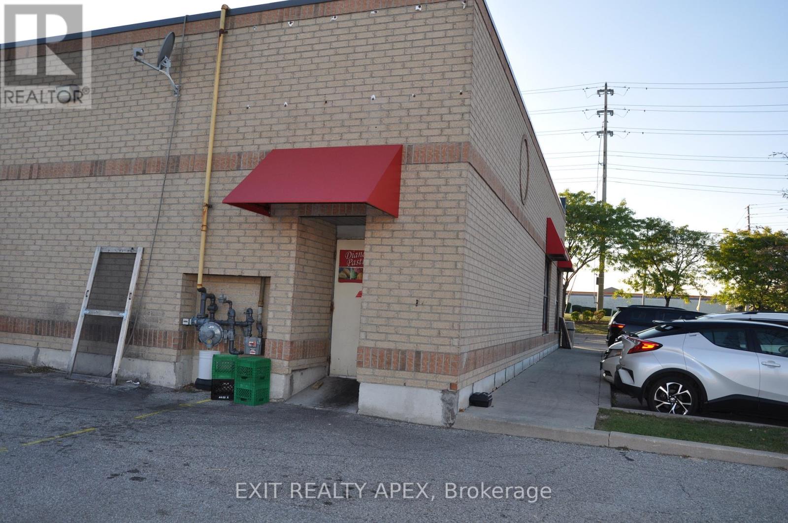 1 - 4910 Tomken Rd Road, Mississauga (Northeast), Ontario  L4W 1J8 - Photo 4 - W12407303