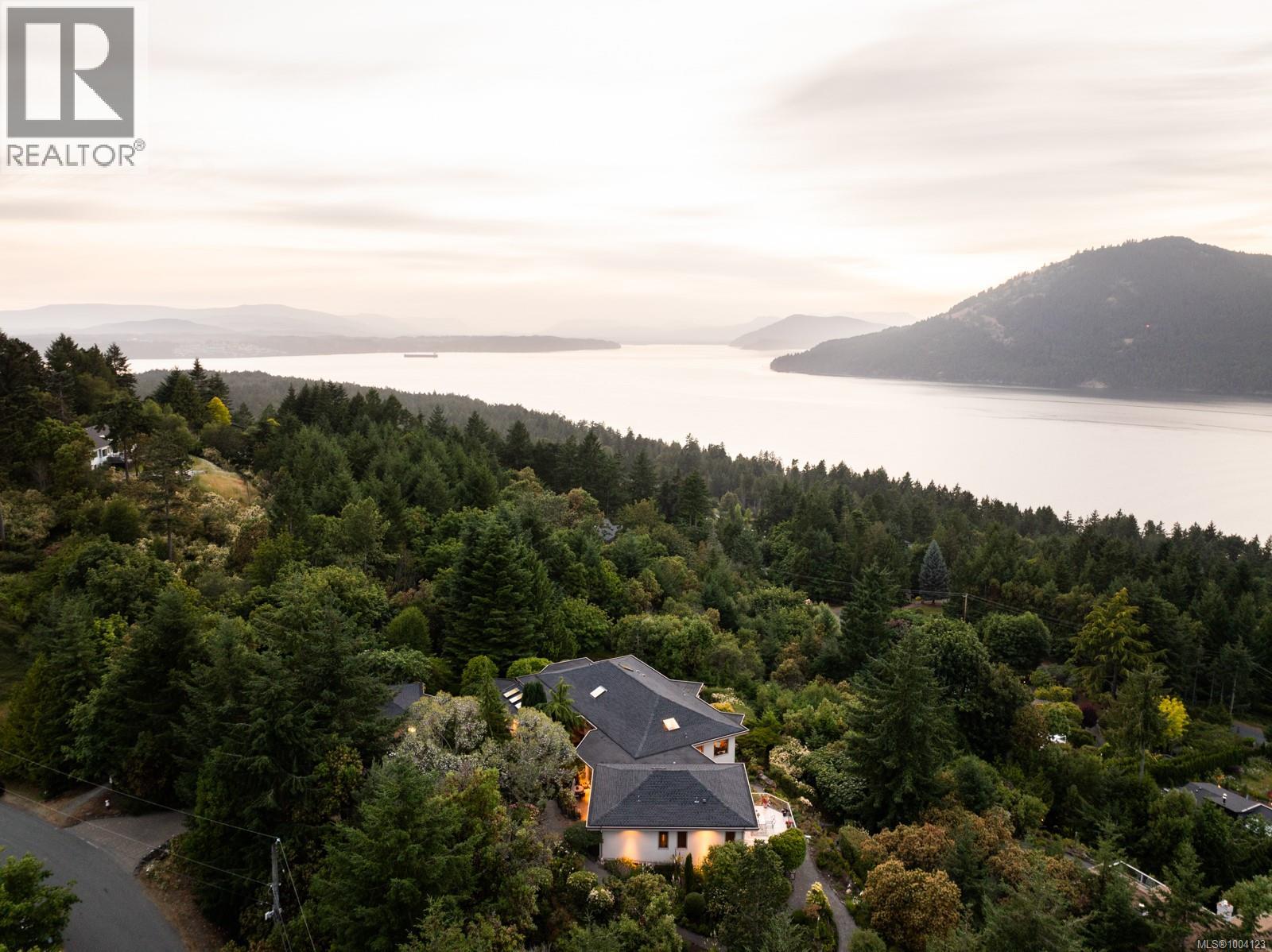 11406 Sycamore Dr, North Saanich, British Columbia