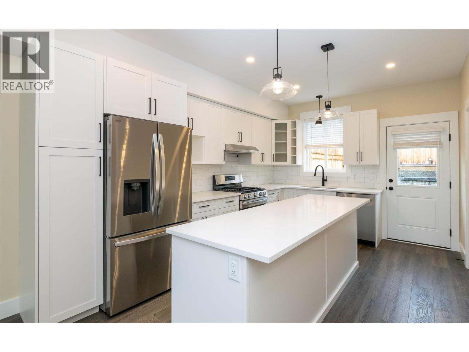 1910 11 Avenue Ne Unit# 4, Salmon Arm, British Columbia  V1E 2V5 - Photo 3 - 10362866