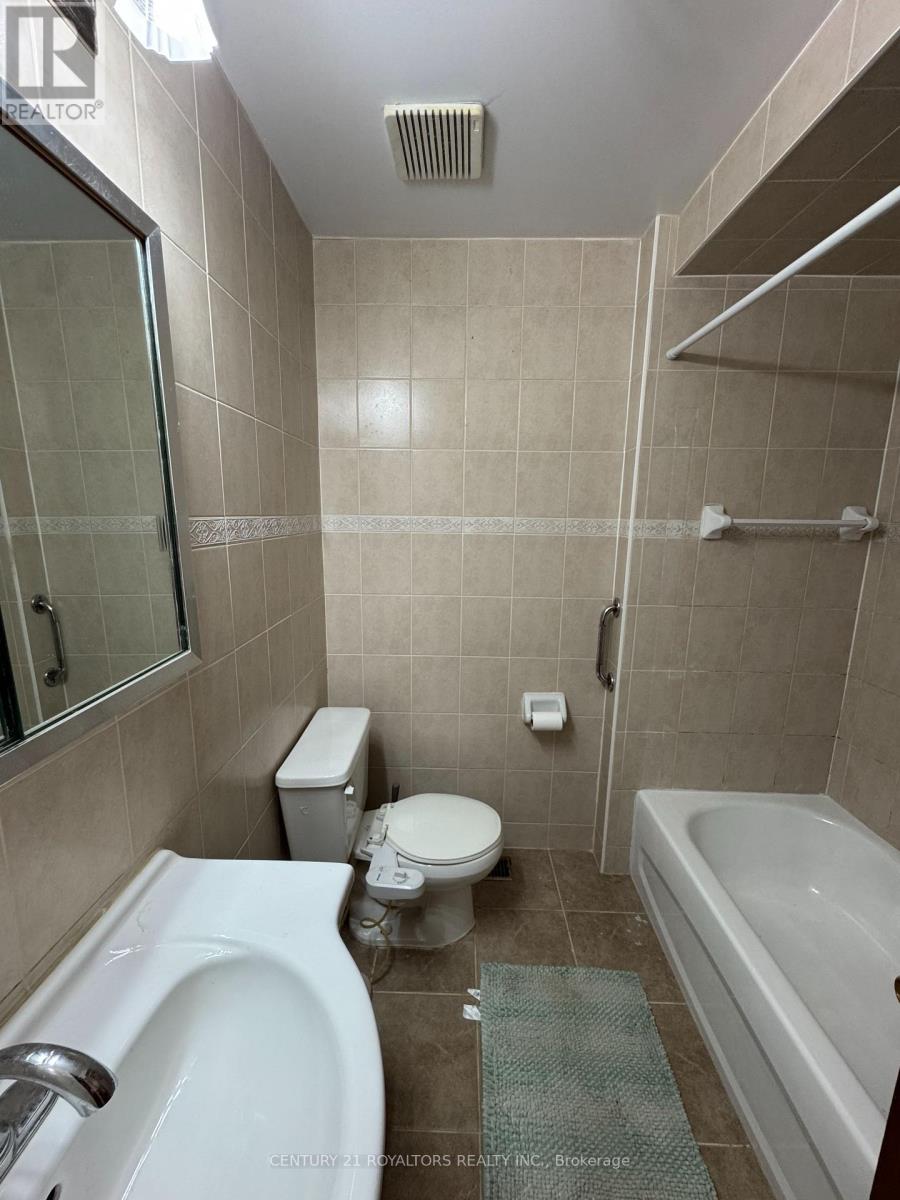 70 Marbury Crescent, Toronto, Ontario  M3A 2G2 - Photo 24 - C12407311