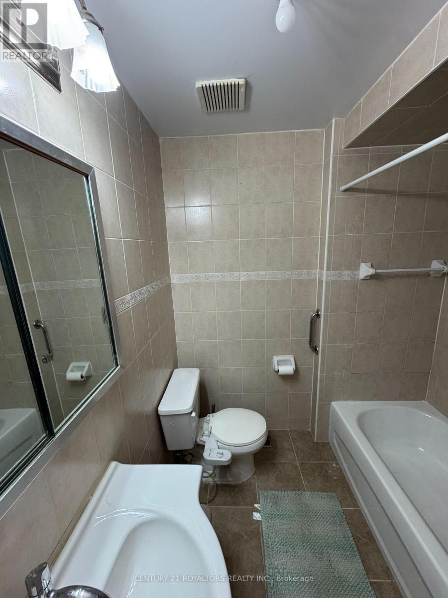 70 Marbury Crescent, Toronto, Ontario  M3A 2G2 - Photo 25 - C12407311