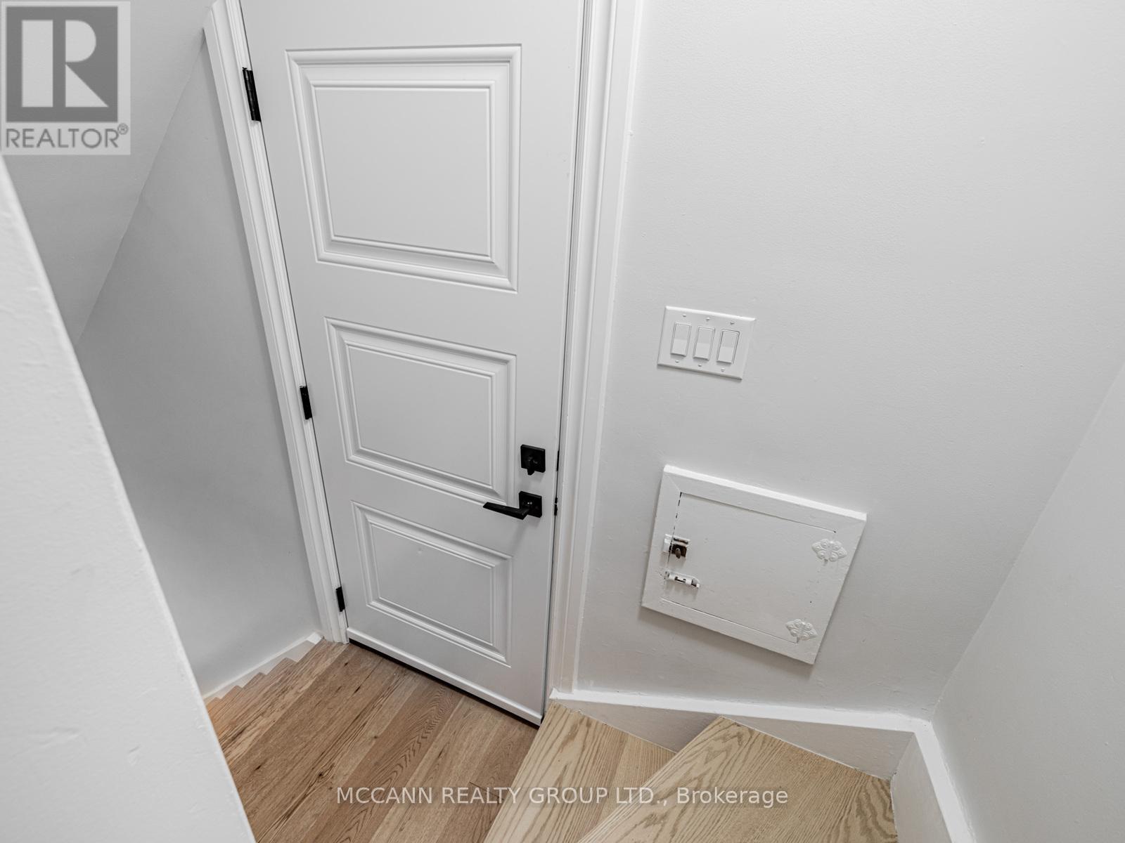 157 1/2 Roslin Avenue, Toronto, Ontario  M4N 1Z5 - Photo 23 - C12407331
