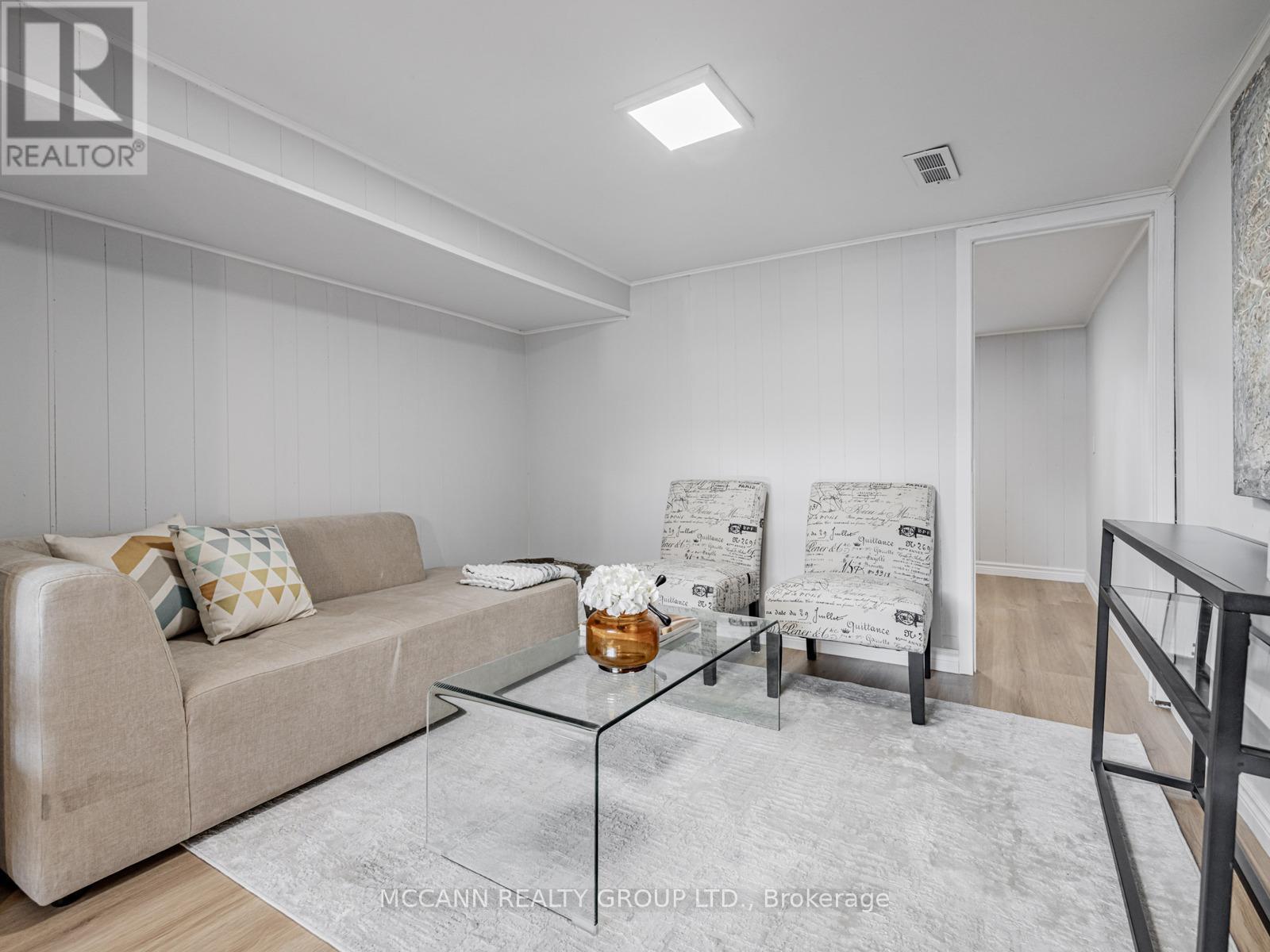 157 1/2 Roslin Avenue, Toronto, Ontario  M4N 1Z5 - Photo 27 - C12407331
