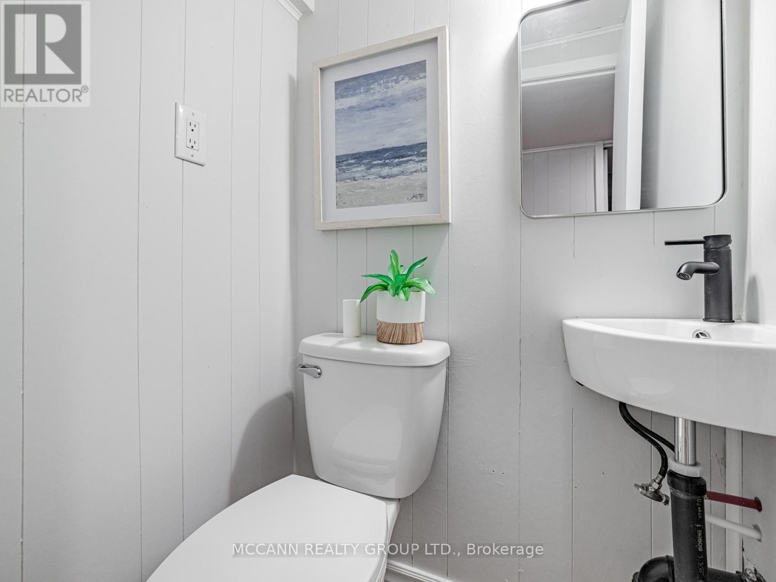 157 1/2 Roslin Avenue, Toronto, Ontario  M4N 1Z5 - Photo 29 - C12407331