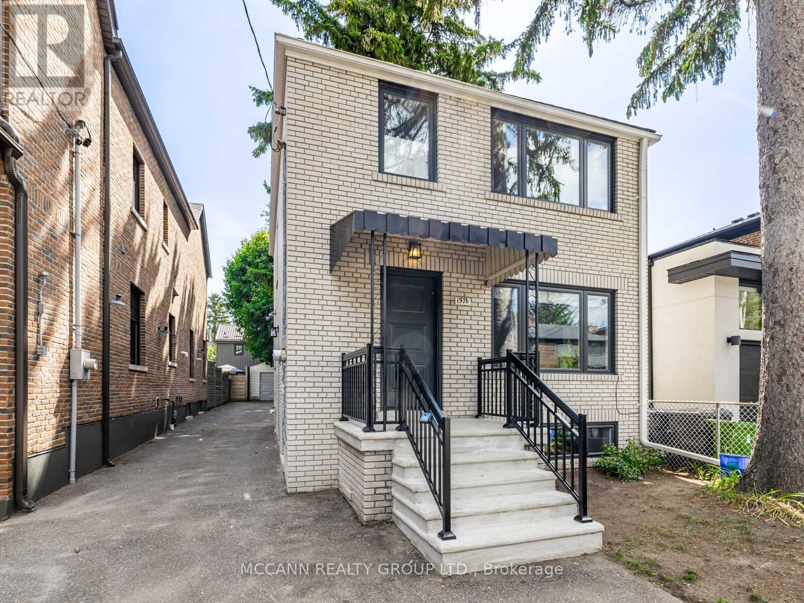 157 1/2 Roslin Avenue, Toronto, Ontario  M4N 1Z5 - Photo 3 - C12407331
