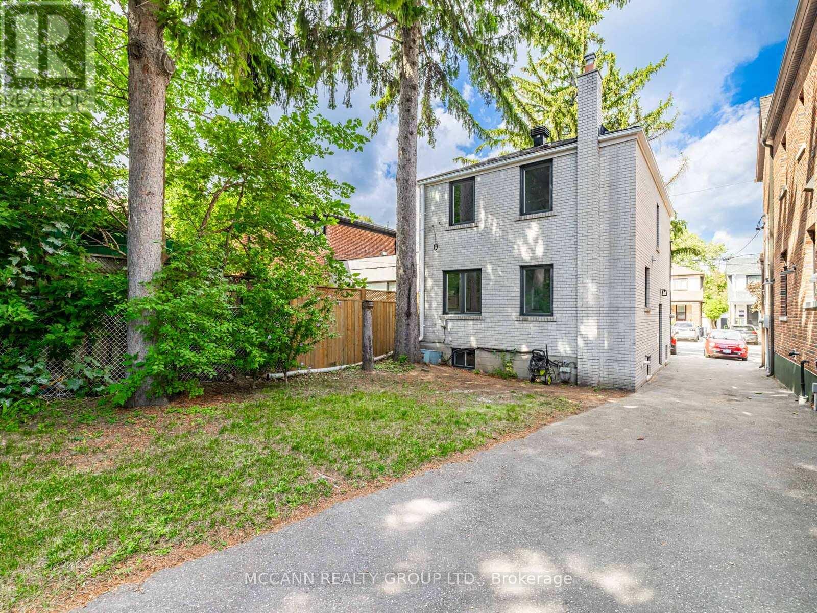 157 1/2 Roslin Avenue, Toronto, Ontario  M4N 1Z5 - Photo 33 - C12407331