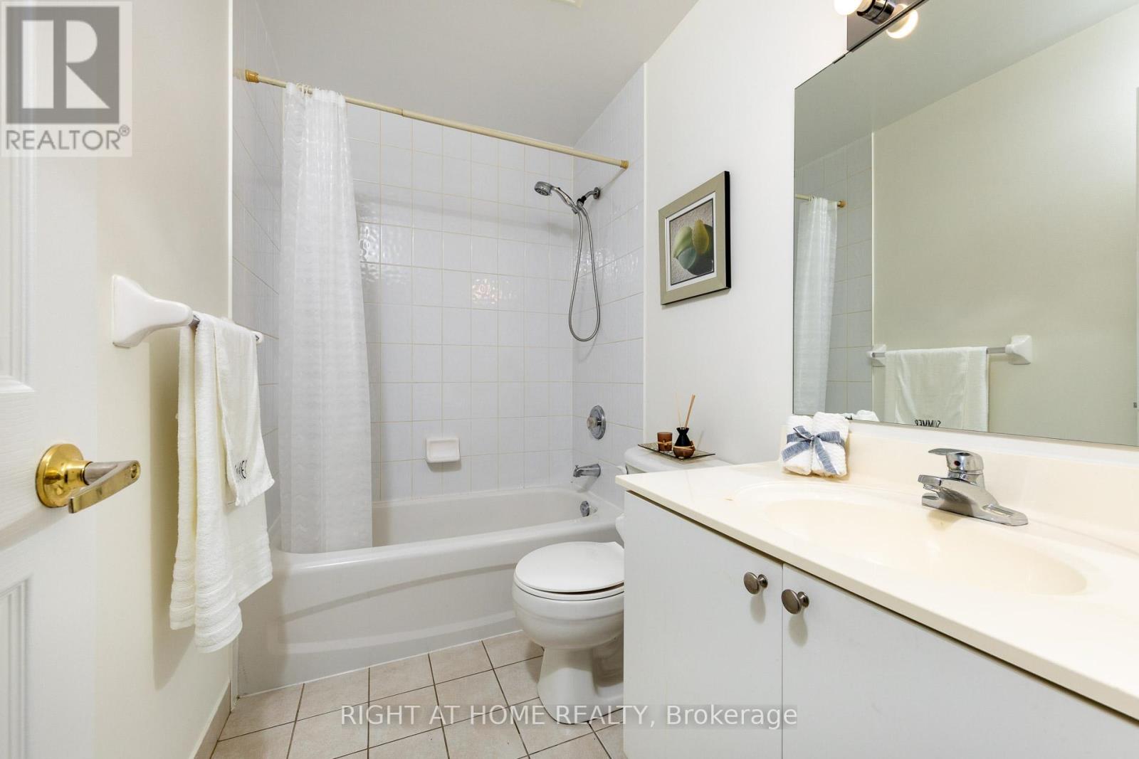 Ph3 - 5940 Yonge Street, Toronto, Ontario  M2M 4M6 - Photo 19 - C12407391
