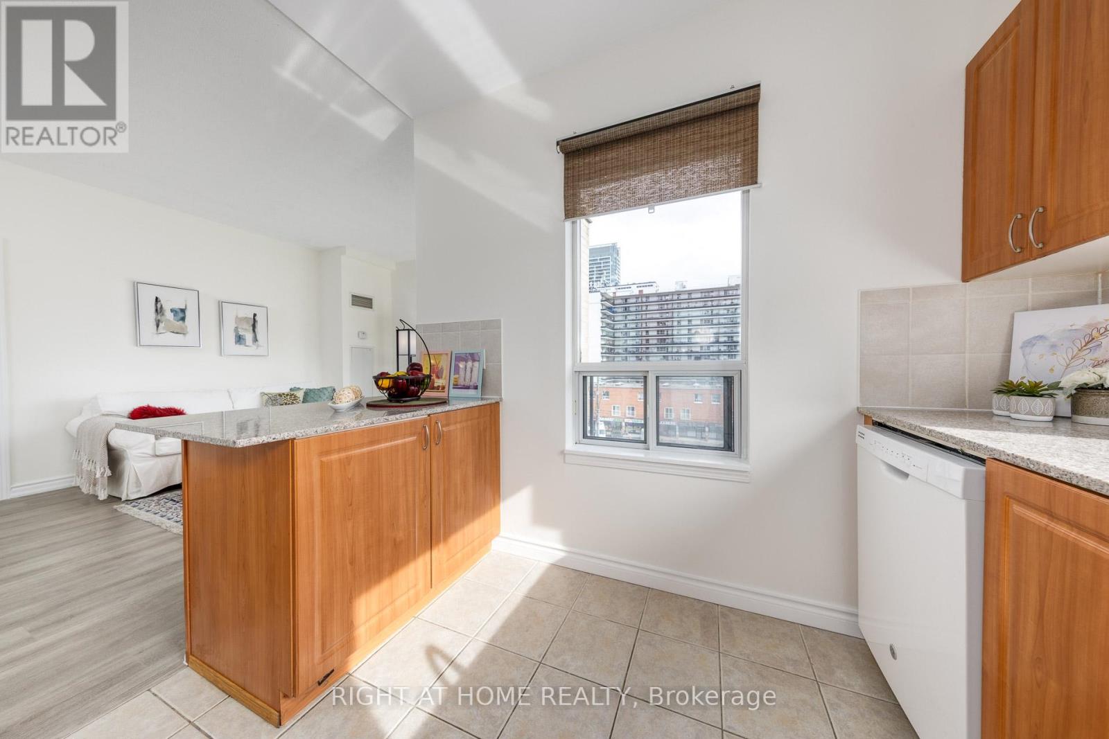 Ph3 - 5940 Yonge Street, Toronto, Ontario  M2M 4M6 - Photo 6 - C12407391