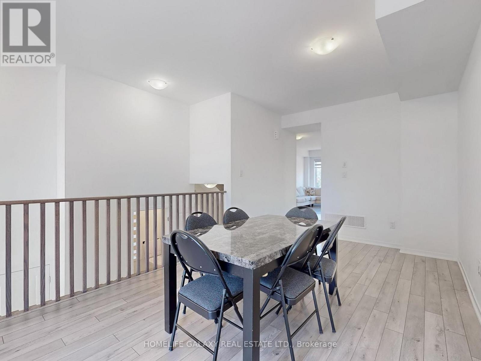 733 Heathrow Path, Oshawa, Ontario  L1K 3G4 - Photo 10 - E12407312