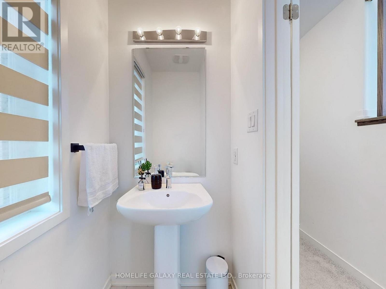 733 Heathrow Path, Oshawa, Ontario  L1K 3G4 - Photo 11 - E12407312