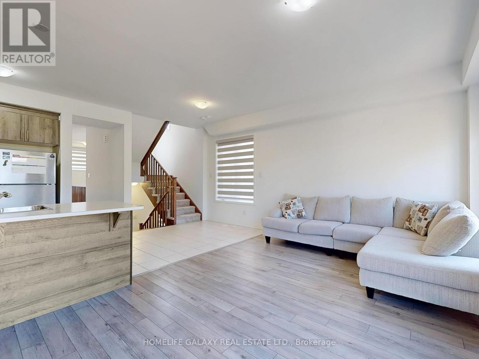 733 Heathrow Path, Oshawa, Ontario  L1K 3G4 - Photo 6 - E12407312
