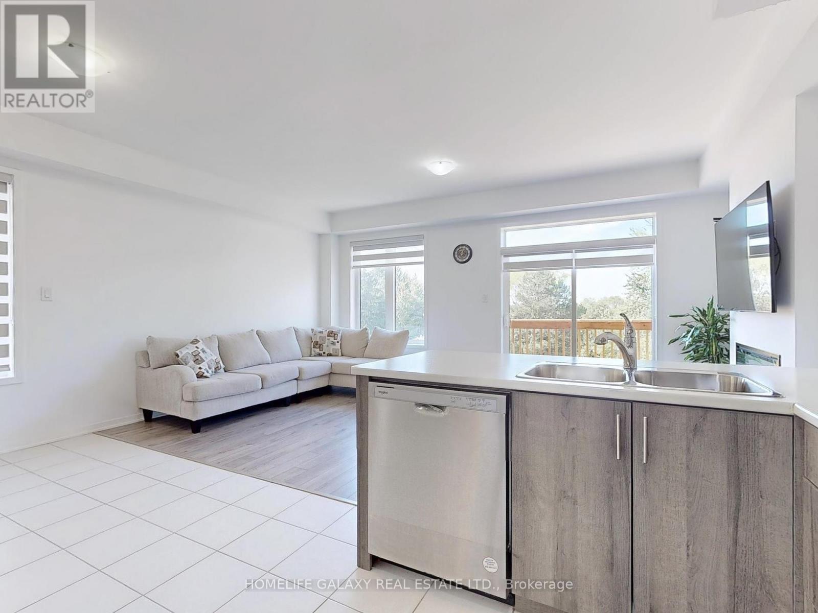 733 Heathrow Path, Oshawa, Ontario  L1K 3G4 - Photo 8 - E12407312