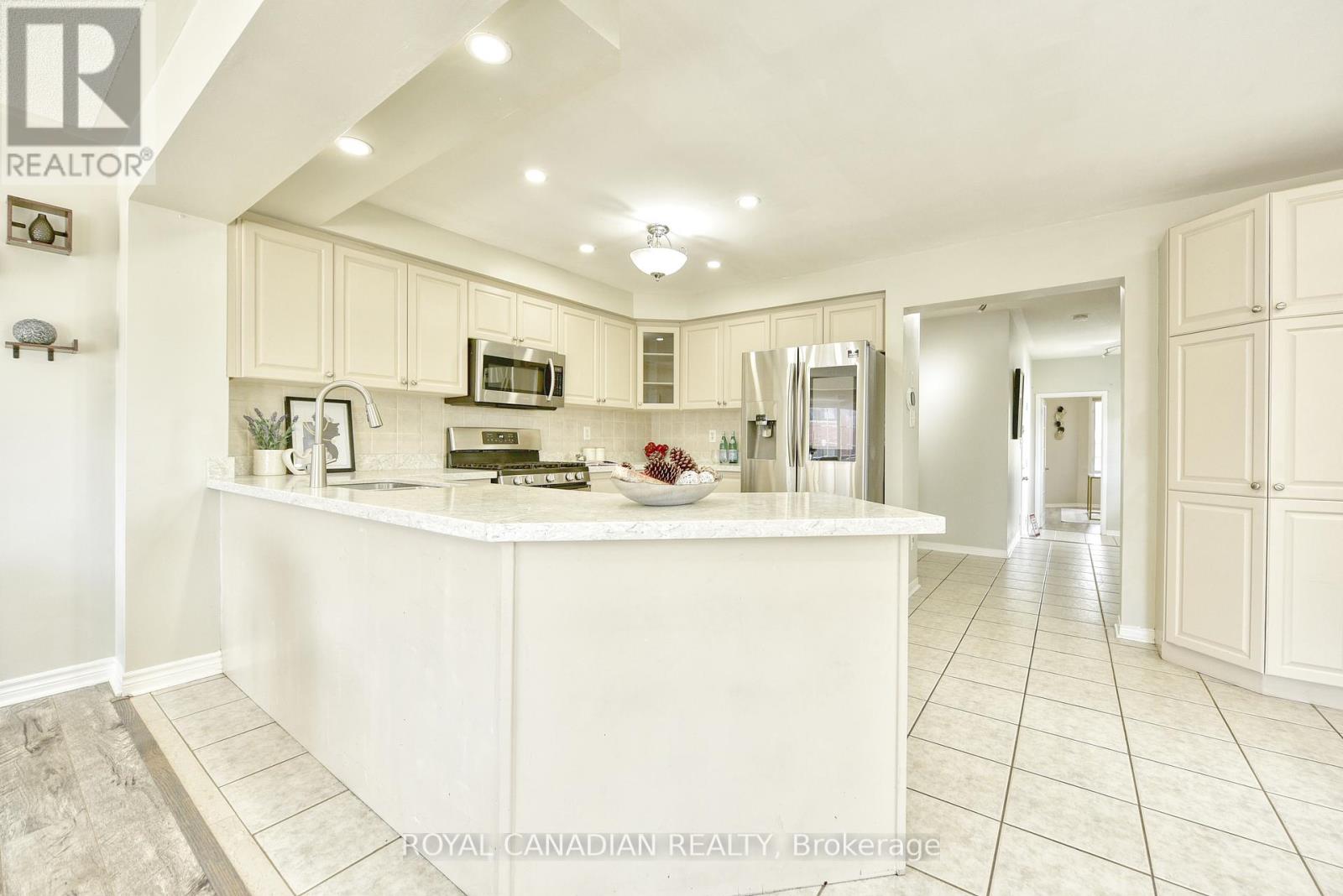 25 Brind-Sheridan Court, Ajax, Ontario  L1S 0A2 - Photo 5 - E12407322