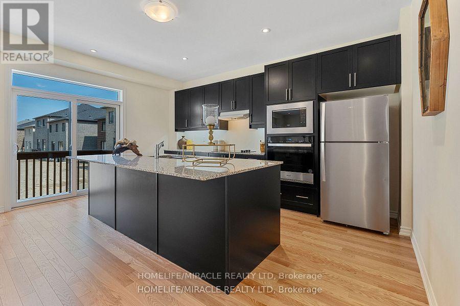 2143 Hallandale Street, Oshawa, Ontario  L1H 8L7 - Photo 11 - E12407364
