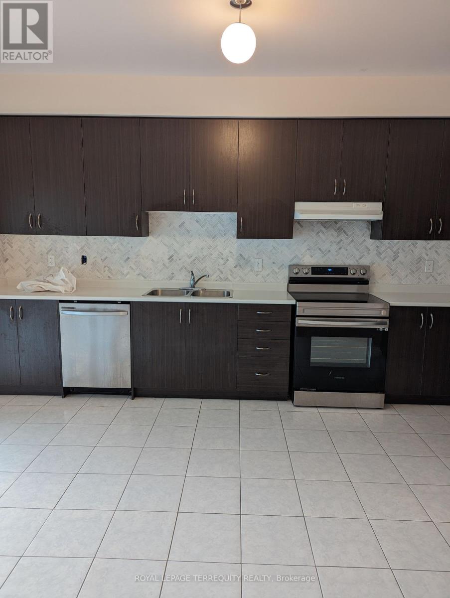 2420 Angora Street, Pickering, Ontario  L1X 0M6 - Photo 2 - E12407402
