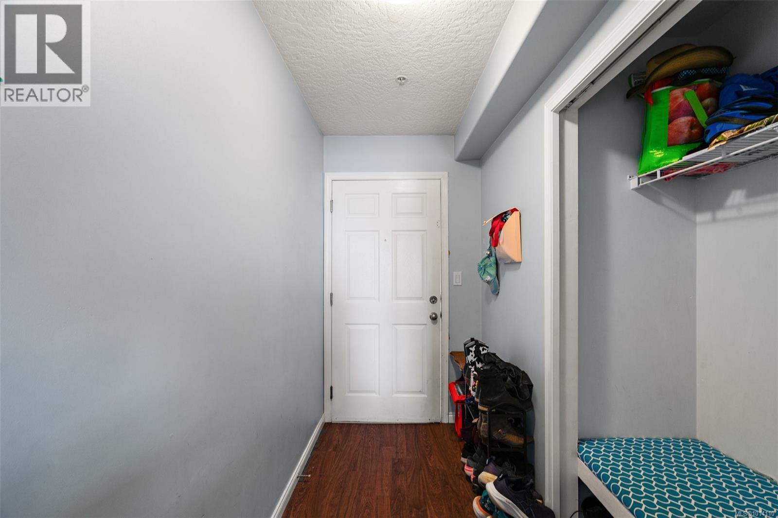 205 885 Ellery St, Esquimalt, British Columbia  V9A 4R8 - Photo 4 - 1014110