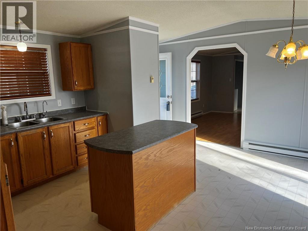 18 Anemone, Moncton, New Brunswick  E1H 2R7 - Photo 6 - NB126067
