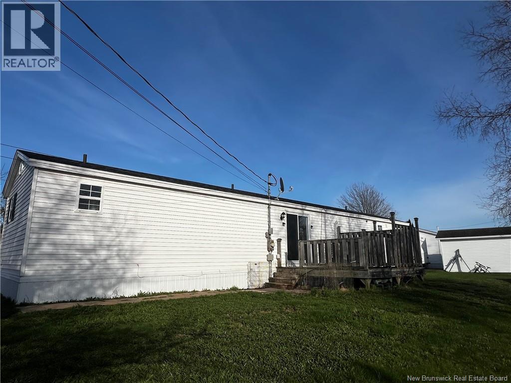 18 Anemone, Moncton, New Brunswick  E1H 2R7 - Photo 2 - NB126067