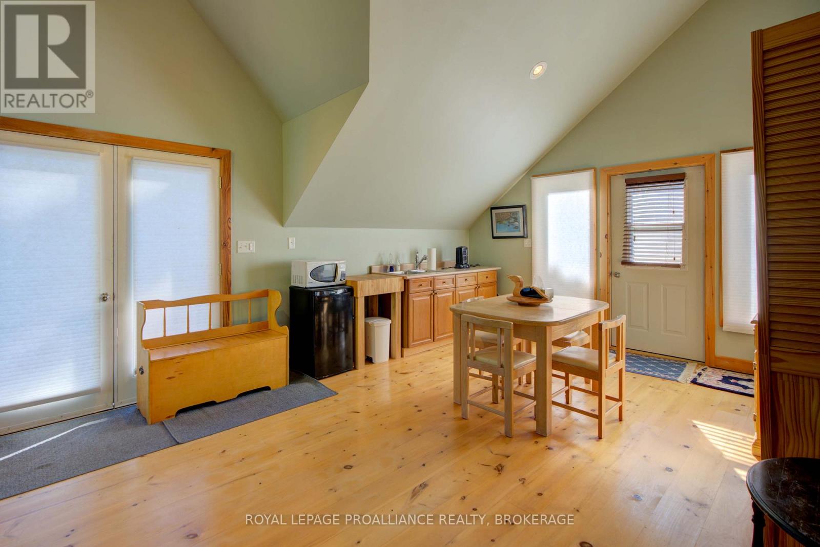 441b Maccomish Lane, South Frontenac (Frontenac South), Ontario  K0H 2L0 - Photo 40 - X12407483