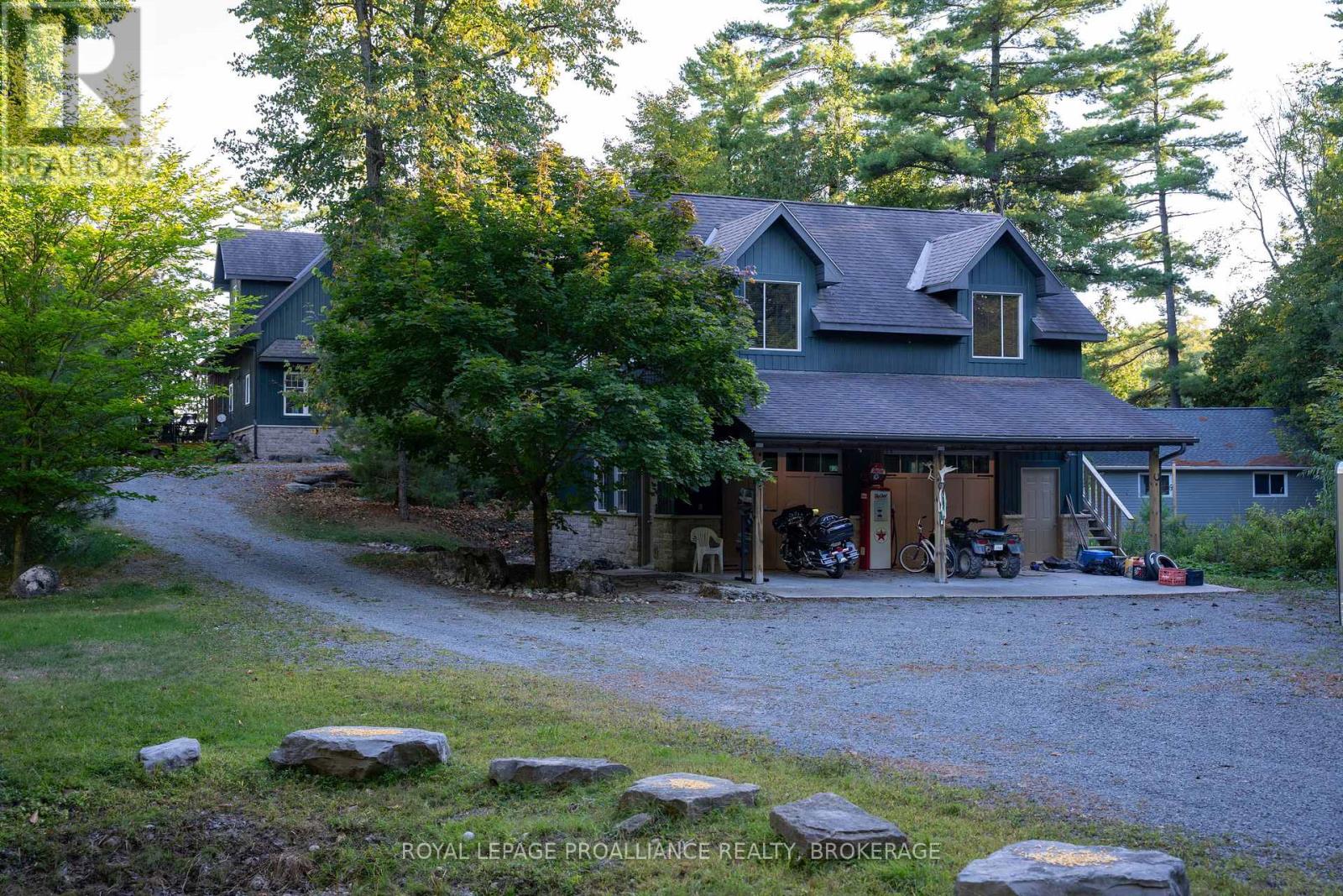 441b Maccomish Lane, South Frontenac (Frontenac South), Ontario  K0H 2L0 - Photo 5 - X12407483