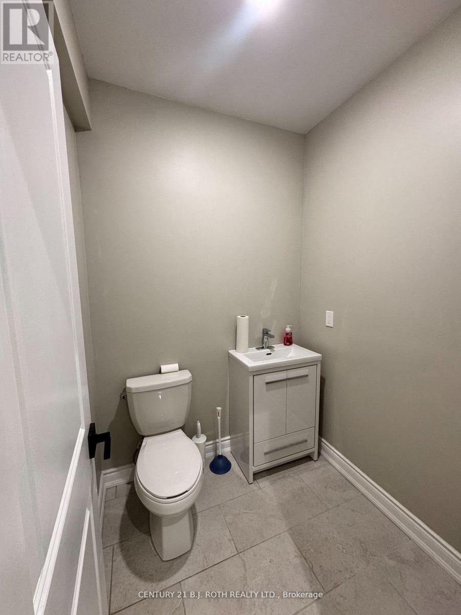 Back - 58 Mary Street, Barrie, Ontario  L4N 1T1 - Photo 6 - S12407385