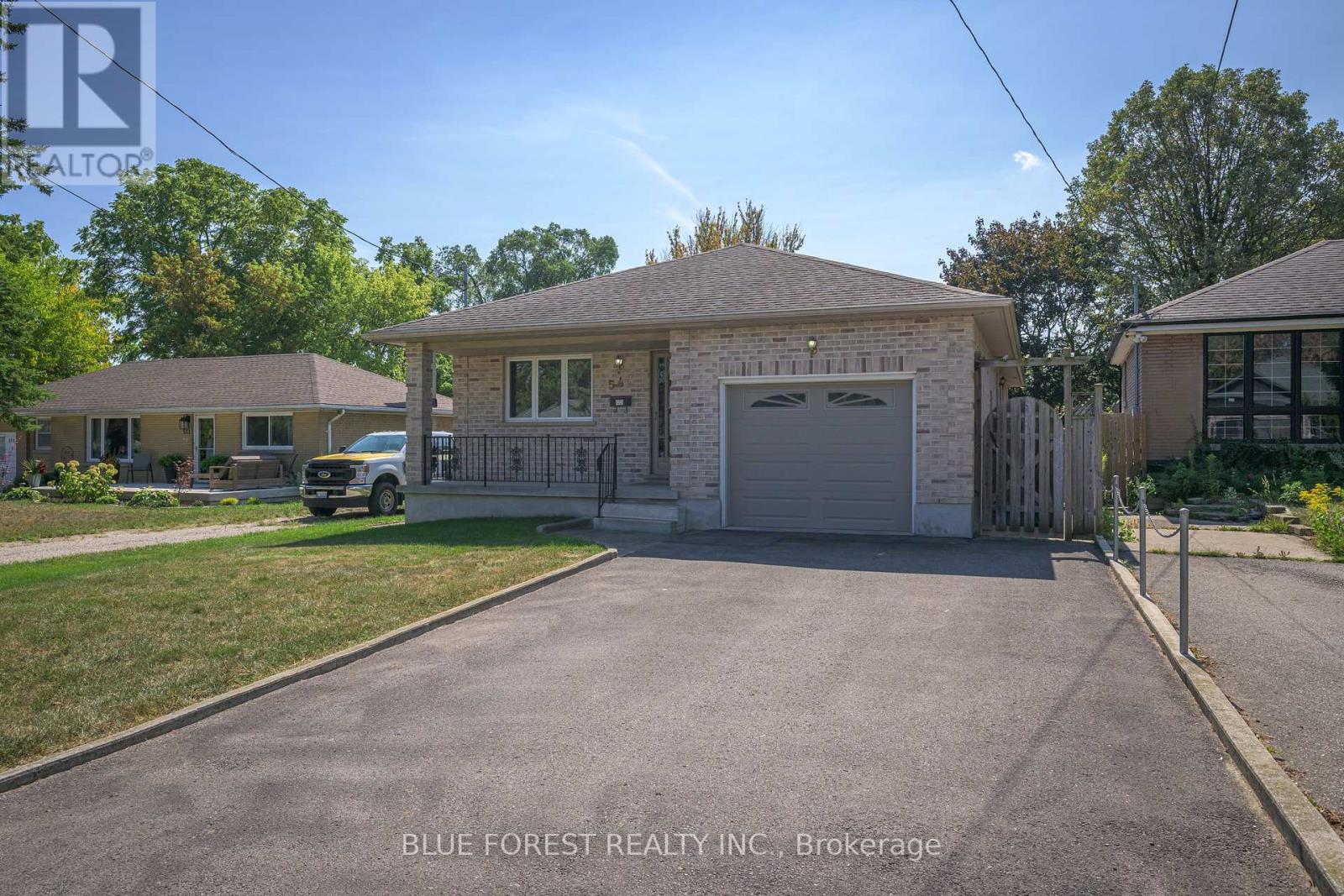 547 Creston Avenue, London South, Ontario  N6C 3A5 - Photo 2 - X12407452