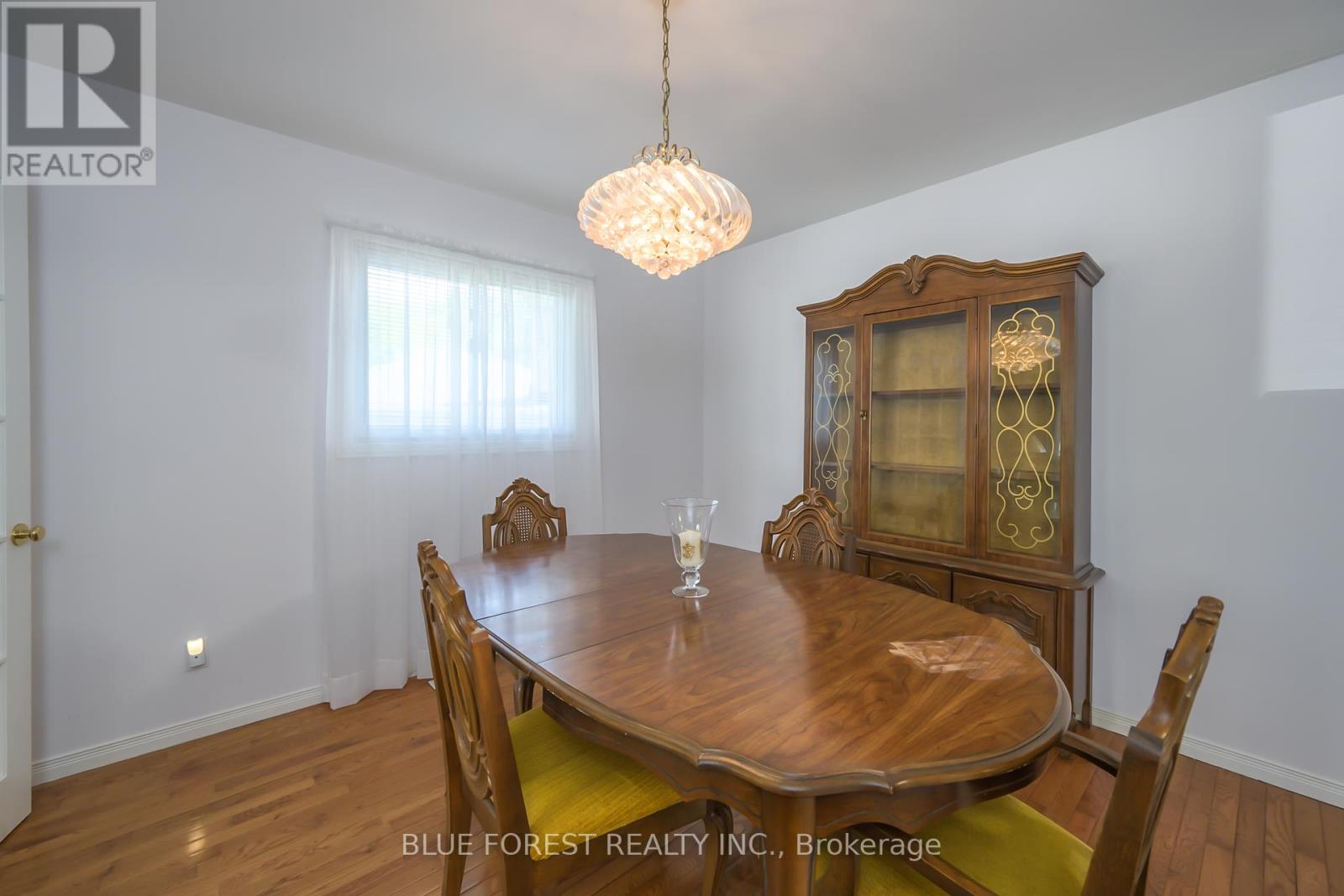 547 Creston Avenue, London South, Ontario  N6C 3A5 - Photo 5 - X12407452