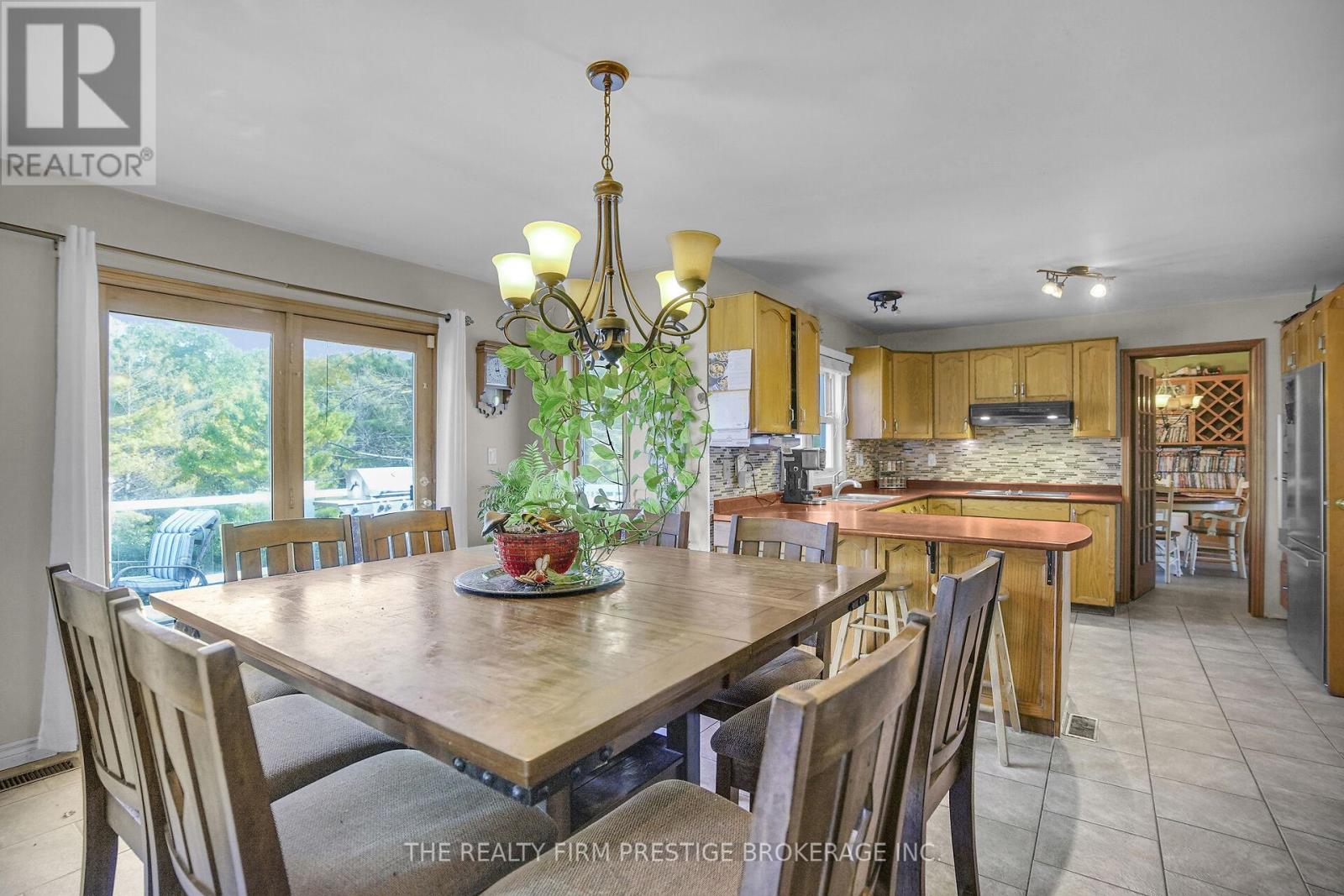 36315 Talbot Line, Southwold, Ontario  N0L 2E0 - Photo 11 - X12407482