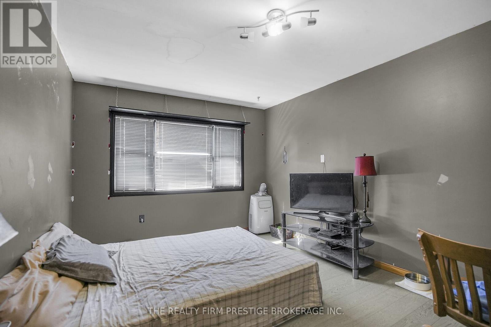 36315 Talbot Line, Southwold, Ontario  N0L 2E0 - Photo 18 - X12407482