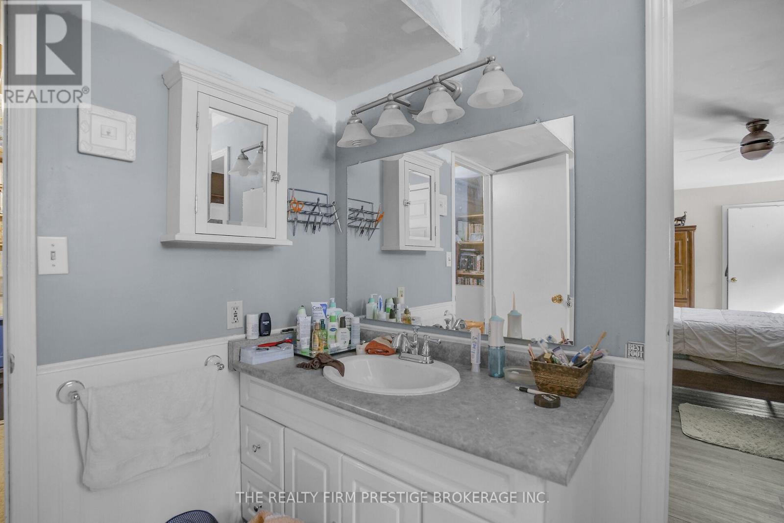 36315 Talbot Line, Southwold, Ontario  N0L 2E0 - Photo 24 - X12407482