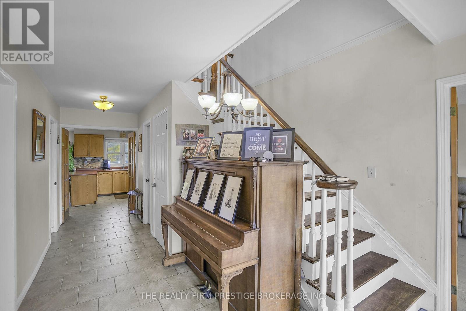 36315 Talbot Line, Southwold, Ontario  N0L 2E0 - Photo 4 - X12407482