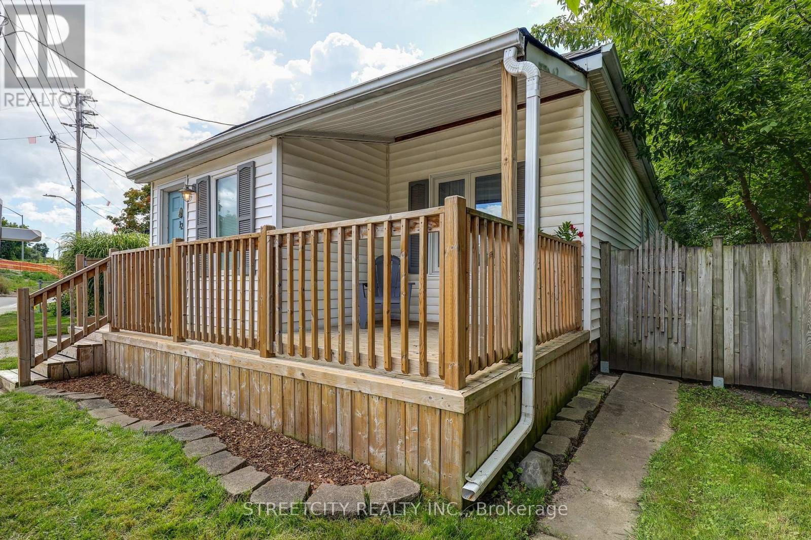 12 Cavendish Crescent, London North, Ontario  N6H 1A2 - Photo 2 - X12407487