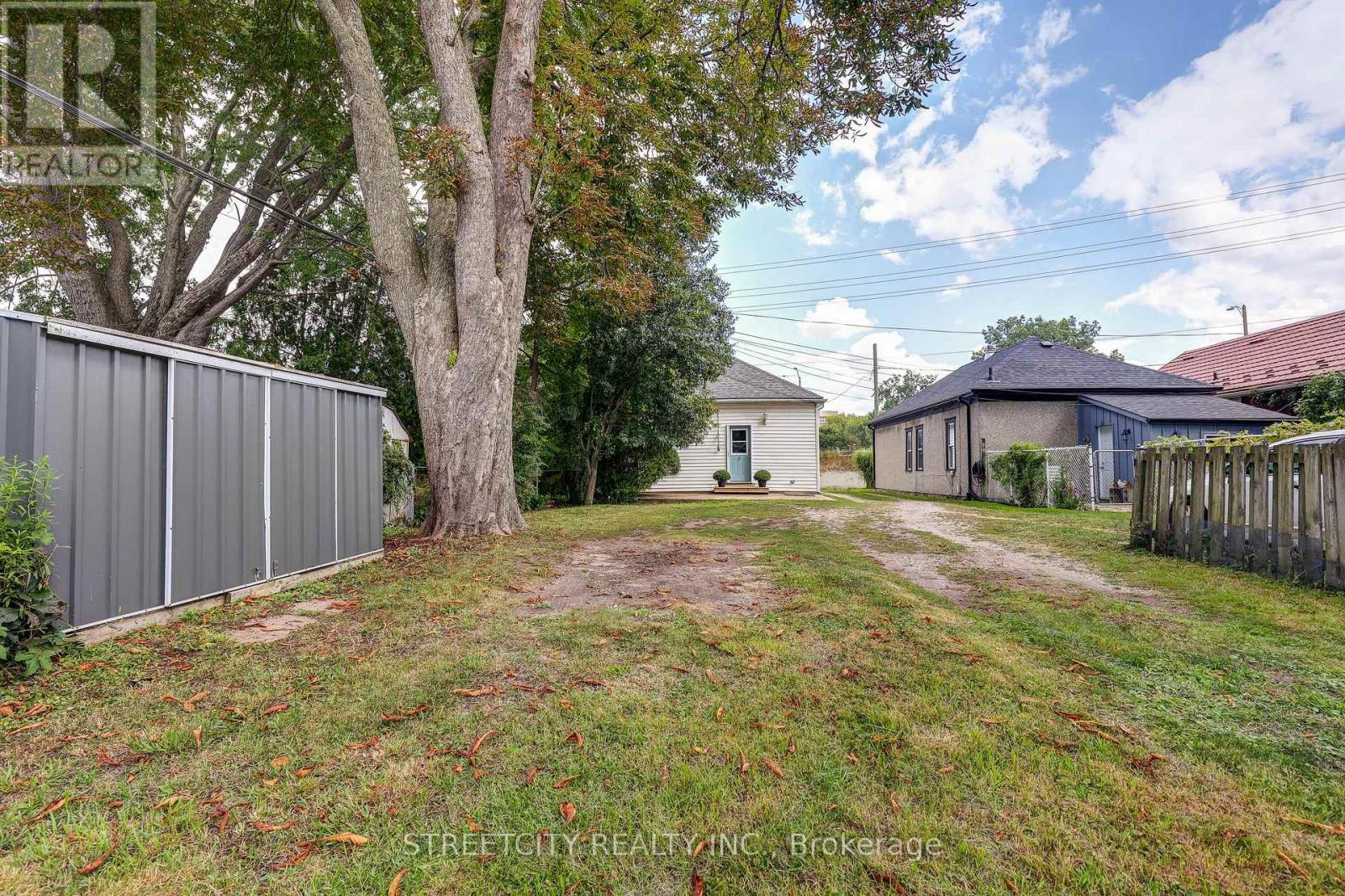 12 Cavendish Crescent, London North, Ontario  N6H 1A2 - Photo 32 - X12407487