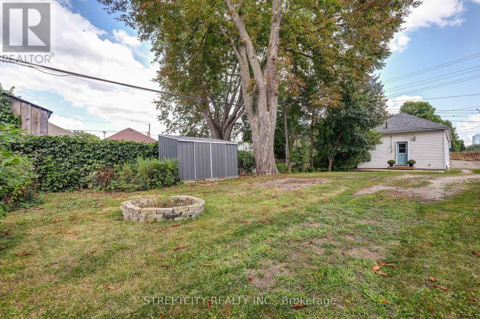 12 Cavendish Crescent, London North, Ontario  N6H 1A2 - Photo 5 - X12407487