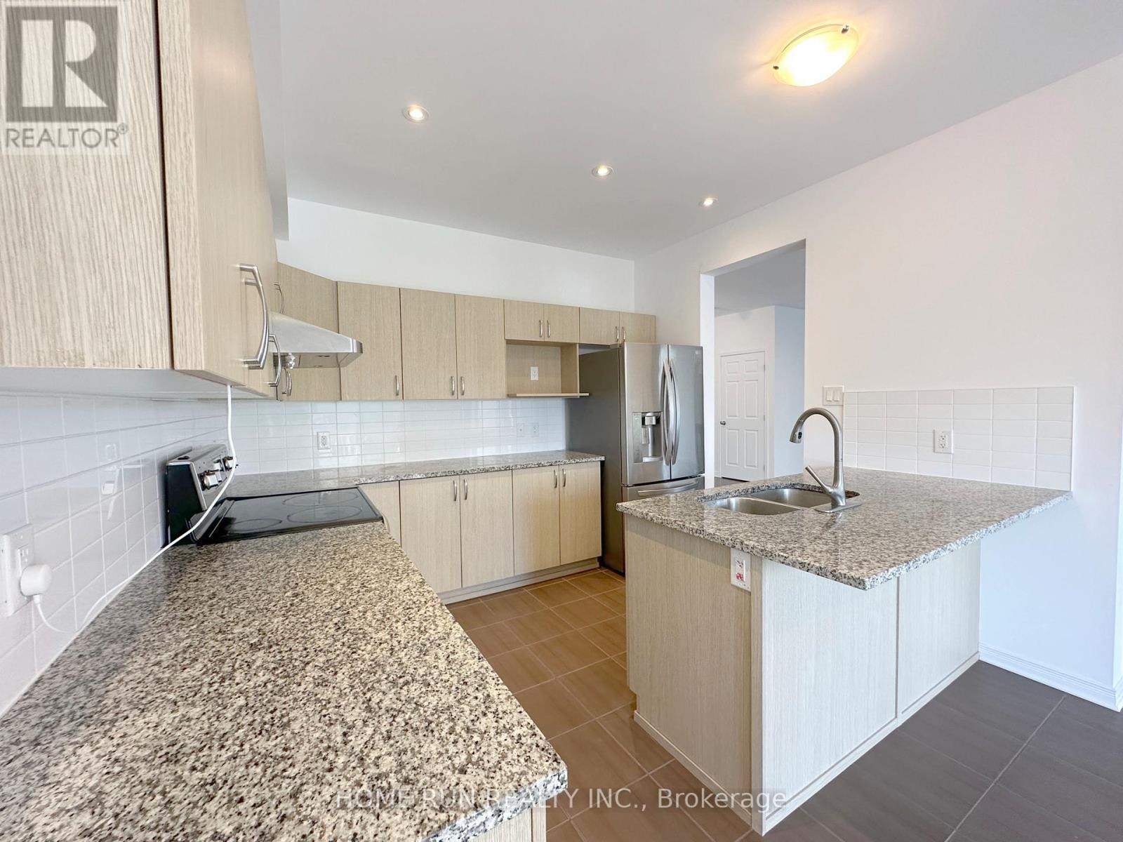 193 Balikun Heights, Ottawa, Ontario  K2V 0B6 - Photo 11 - X12407457