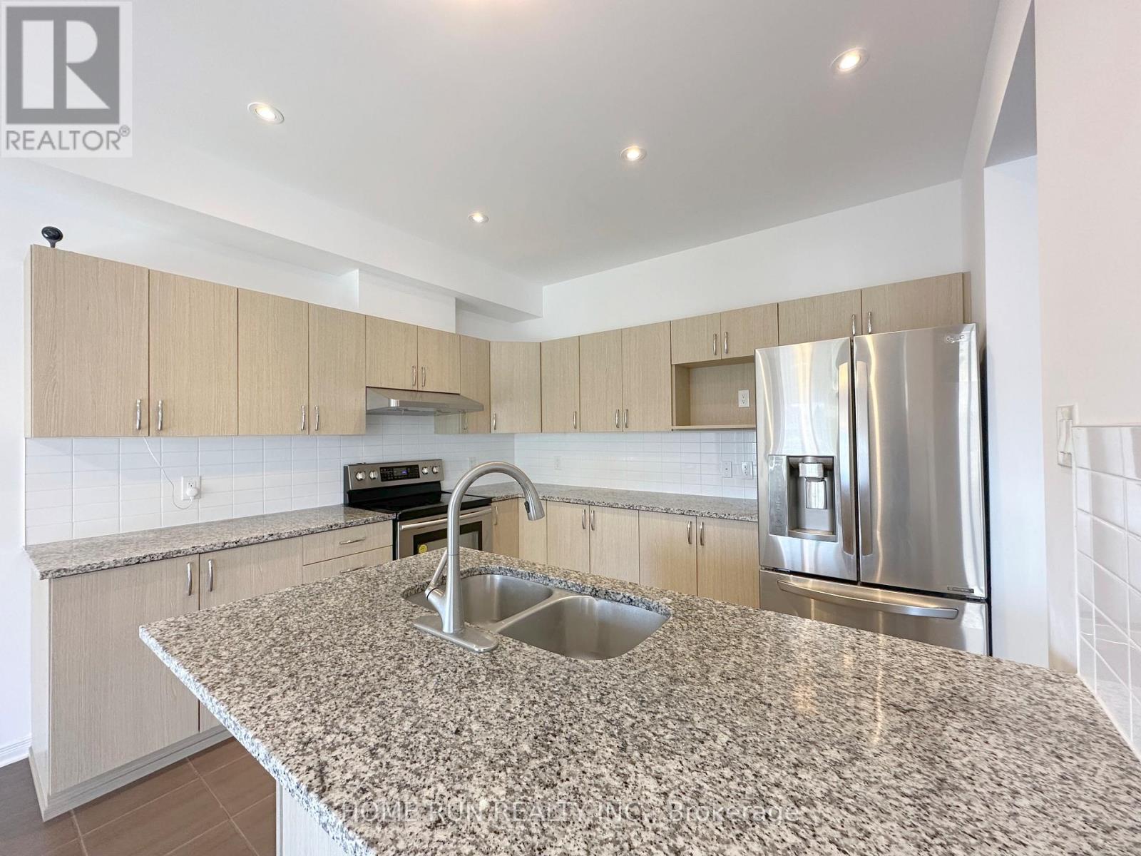 193 Balikun Heights, Ottawa, Ontario  K2V 0B6 - Photo 12 - X12407457