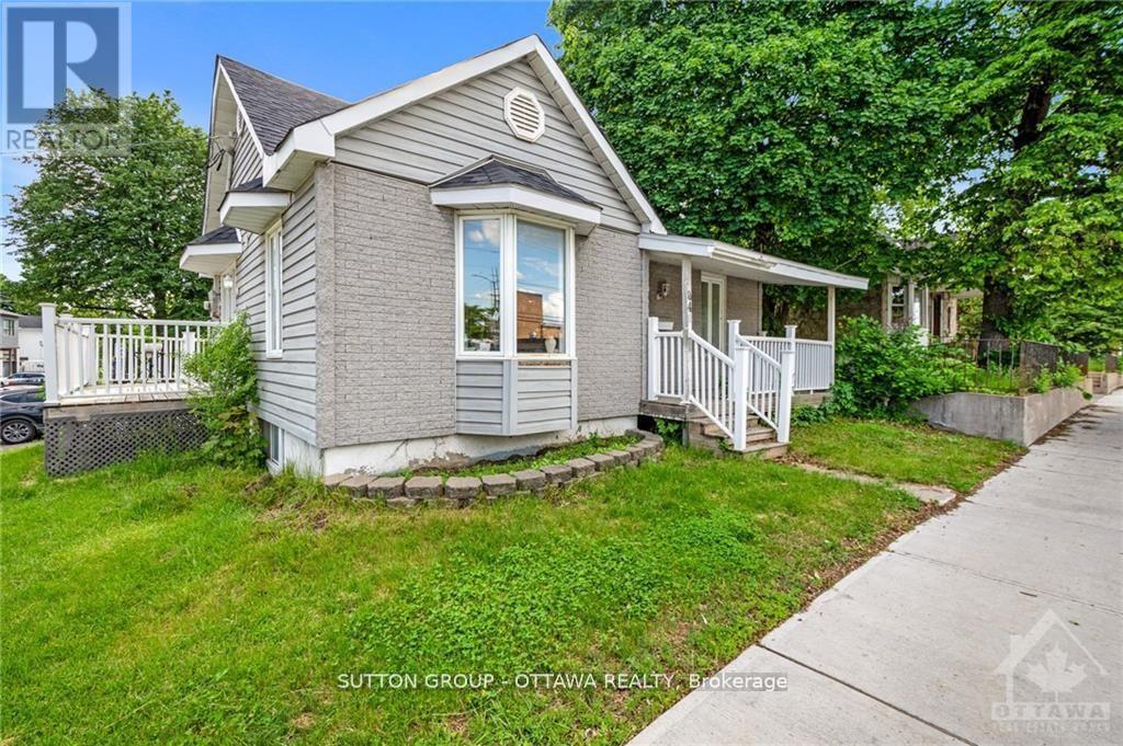 846 ST LAURENT BOULEVARD, Ottawa, Ontario