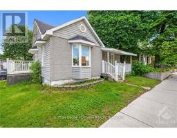 846 ST LAURENT BOULEVARD, Ottawa, Ontario