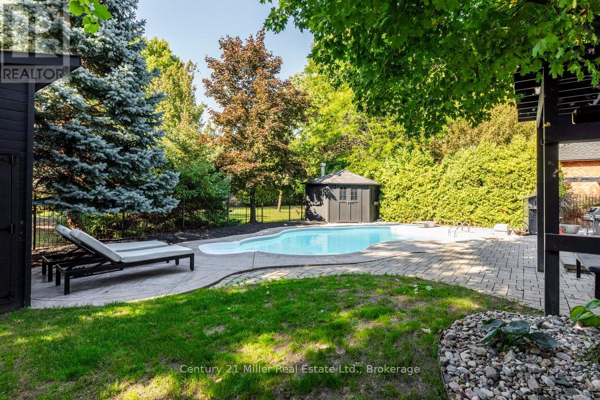 1031 Masters Green, Oakville, Ontario  L6M 2N8 - Photo 31 - W12407447