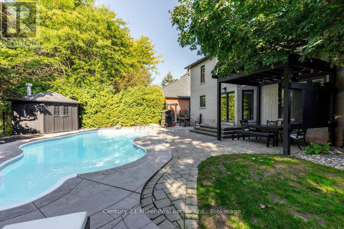 1031 Masters Green, Oakville, Ontario  L6M 2N8 - Photo 32 - W12407447