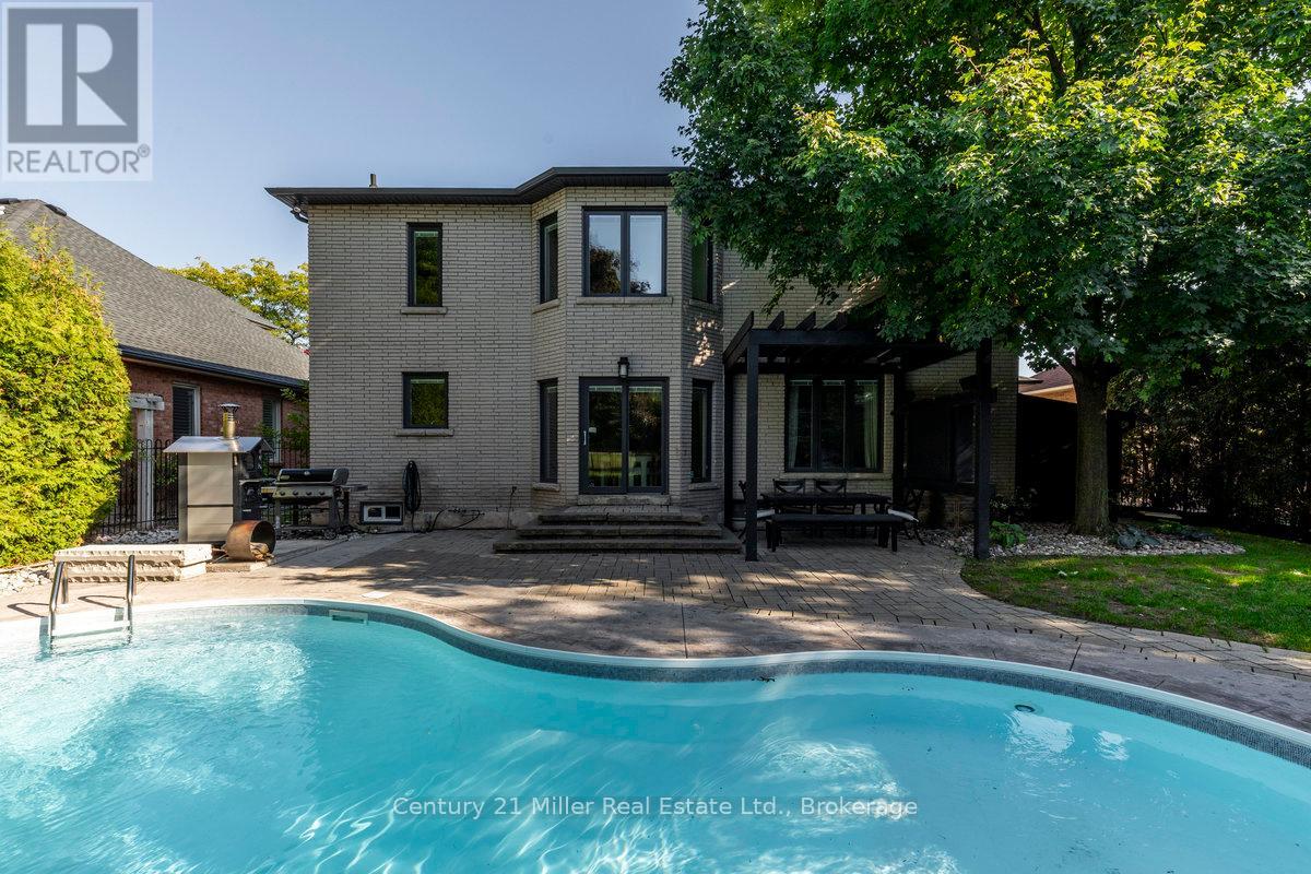 1031 Masters Green, Oakville, Ontario  L6M 2N8 - Photo 33 - W12407447