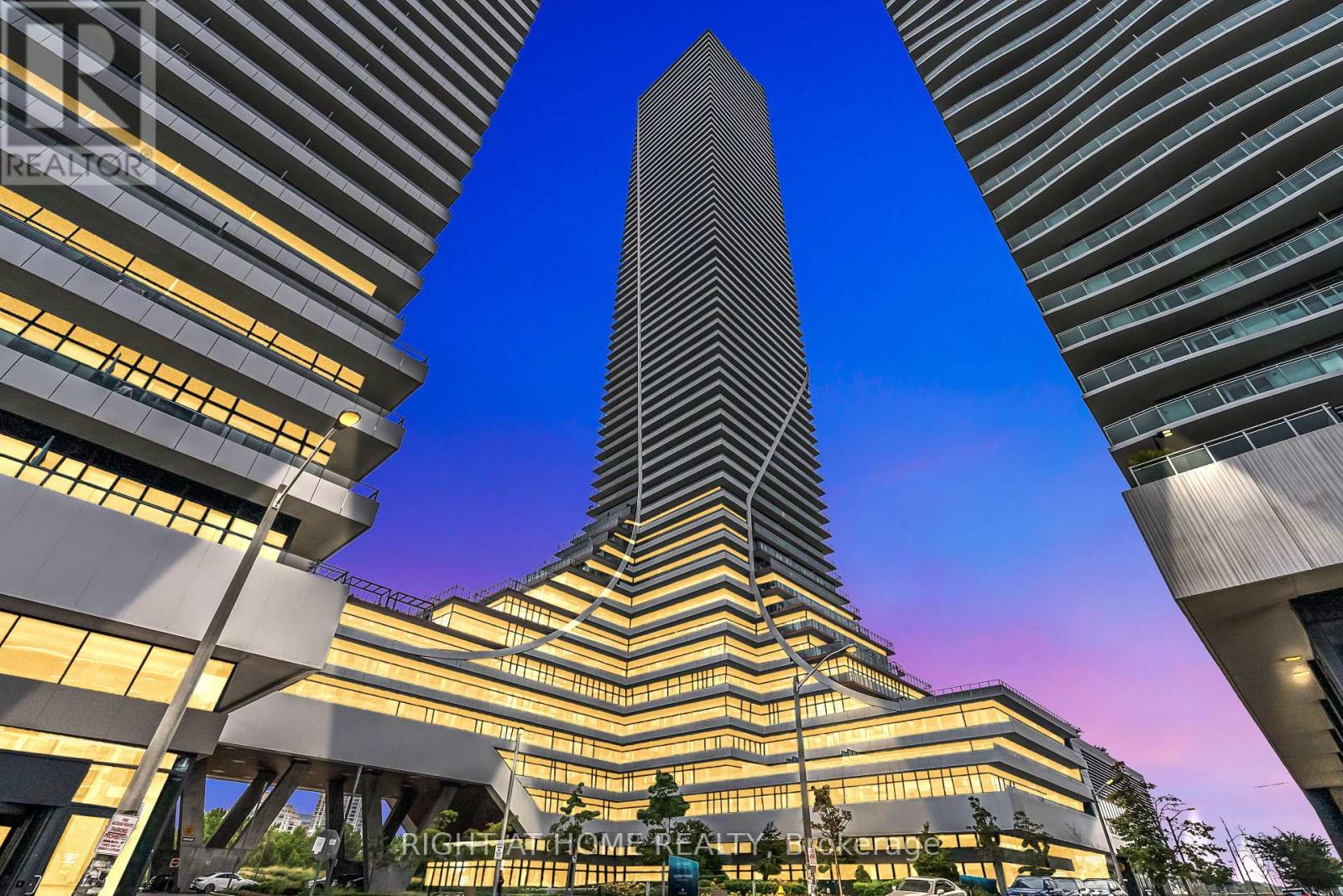 4810 - 30 SHORE BREEZE DRIVE, Toronto, Ontario