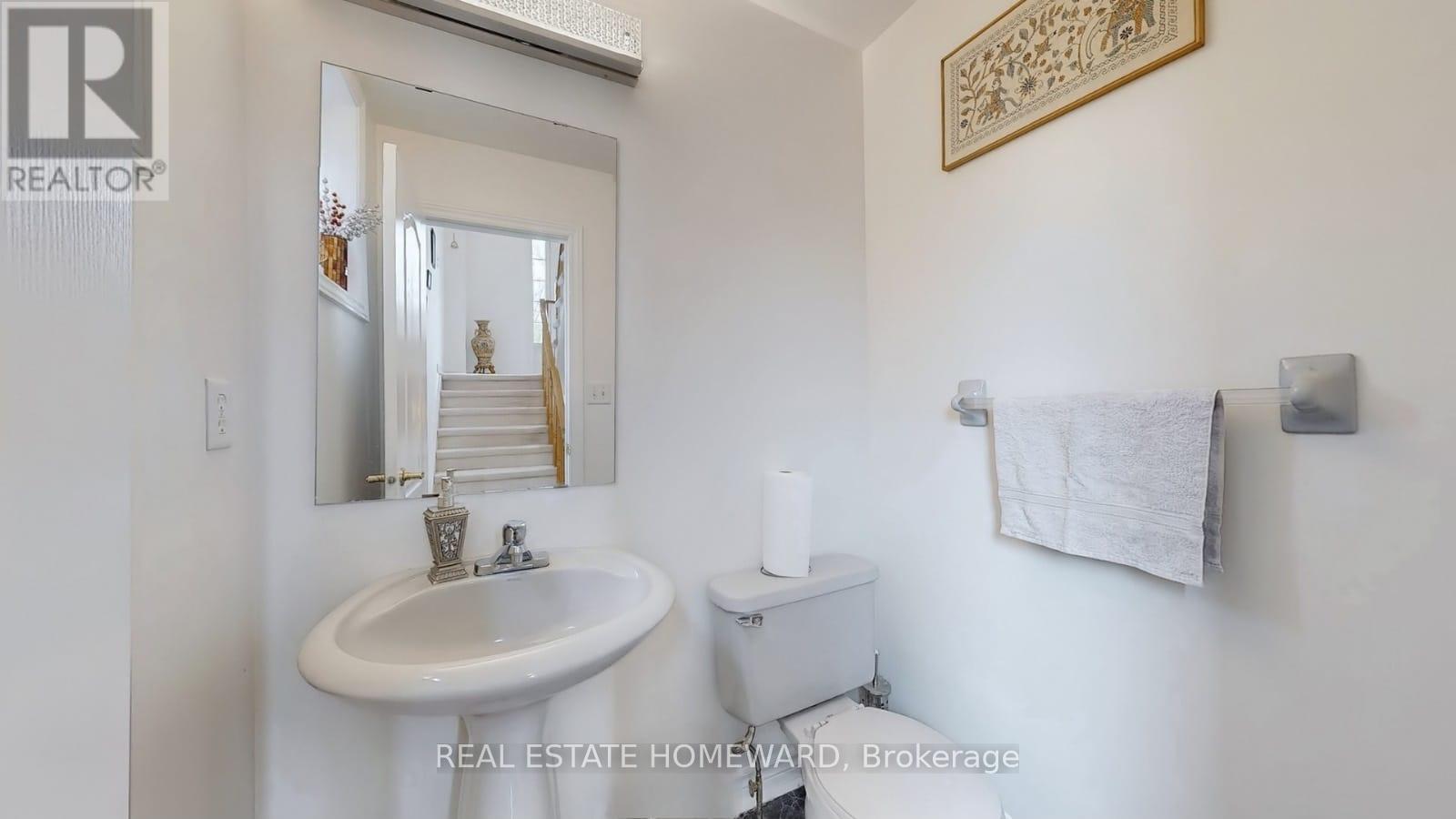 23 Pathmaster Road, Brampton, Ontario  L6P 2G8 - Photo 11 - W12407321
