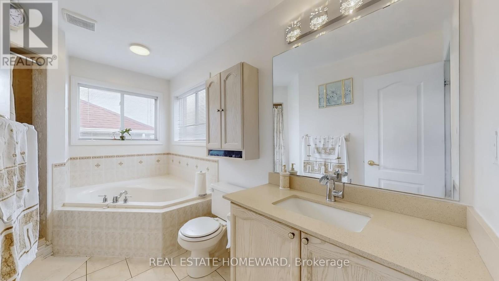 23 Pathmaster Road, Brampton, Ontario  L6P 2G8 - Photo 17 - W12407321