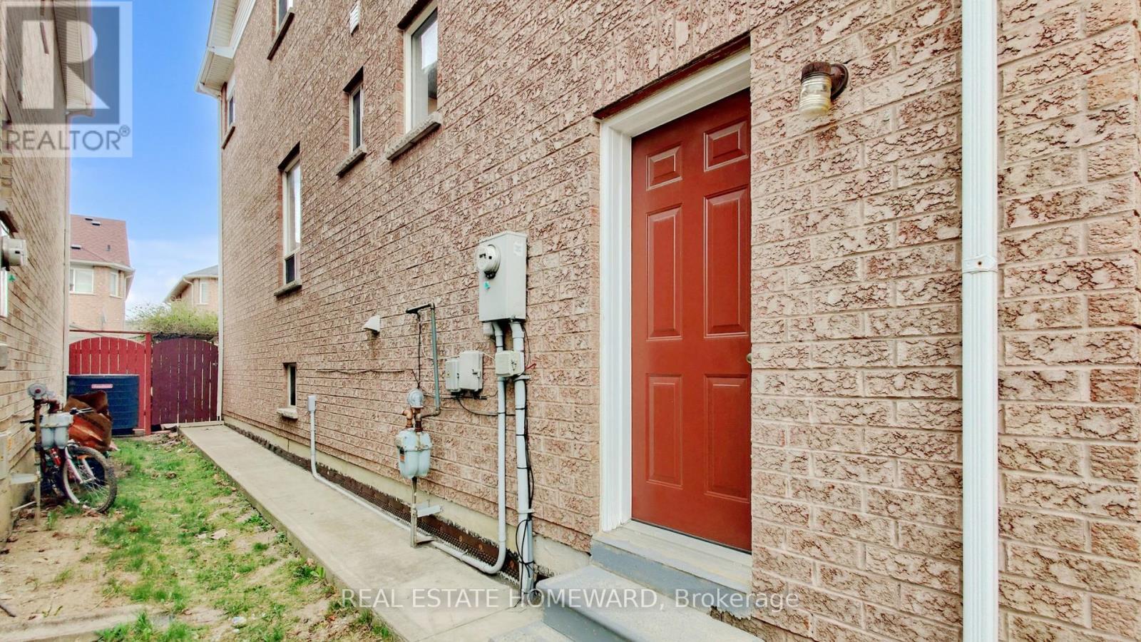 23 Pathmaster Road, Brampton, Ontario  L6P 2G8 - Photo 37 - W12407321