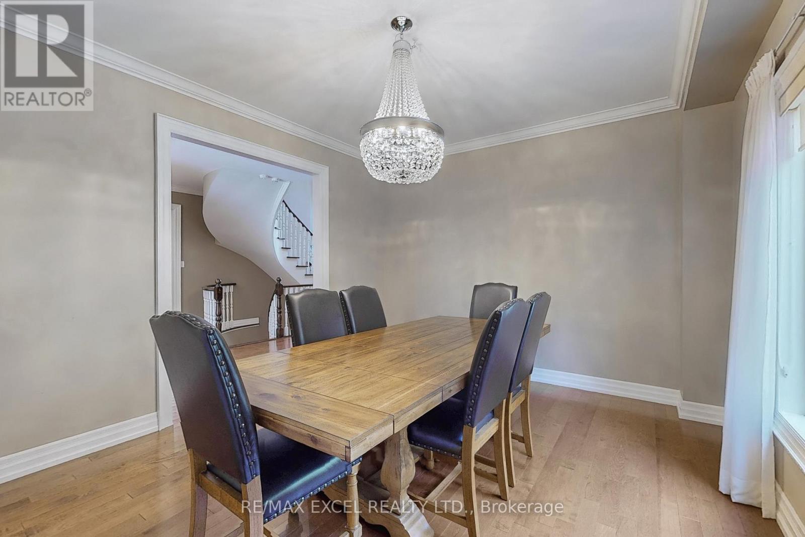 5368 Vail Court, Mississauga (Central Erin Mills), Ontario  L5M 6G9 - Photo 10 - W12407327