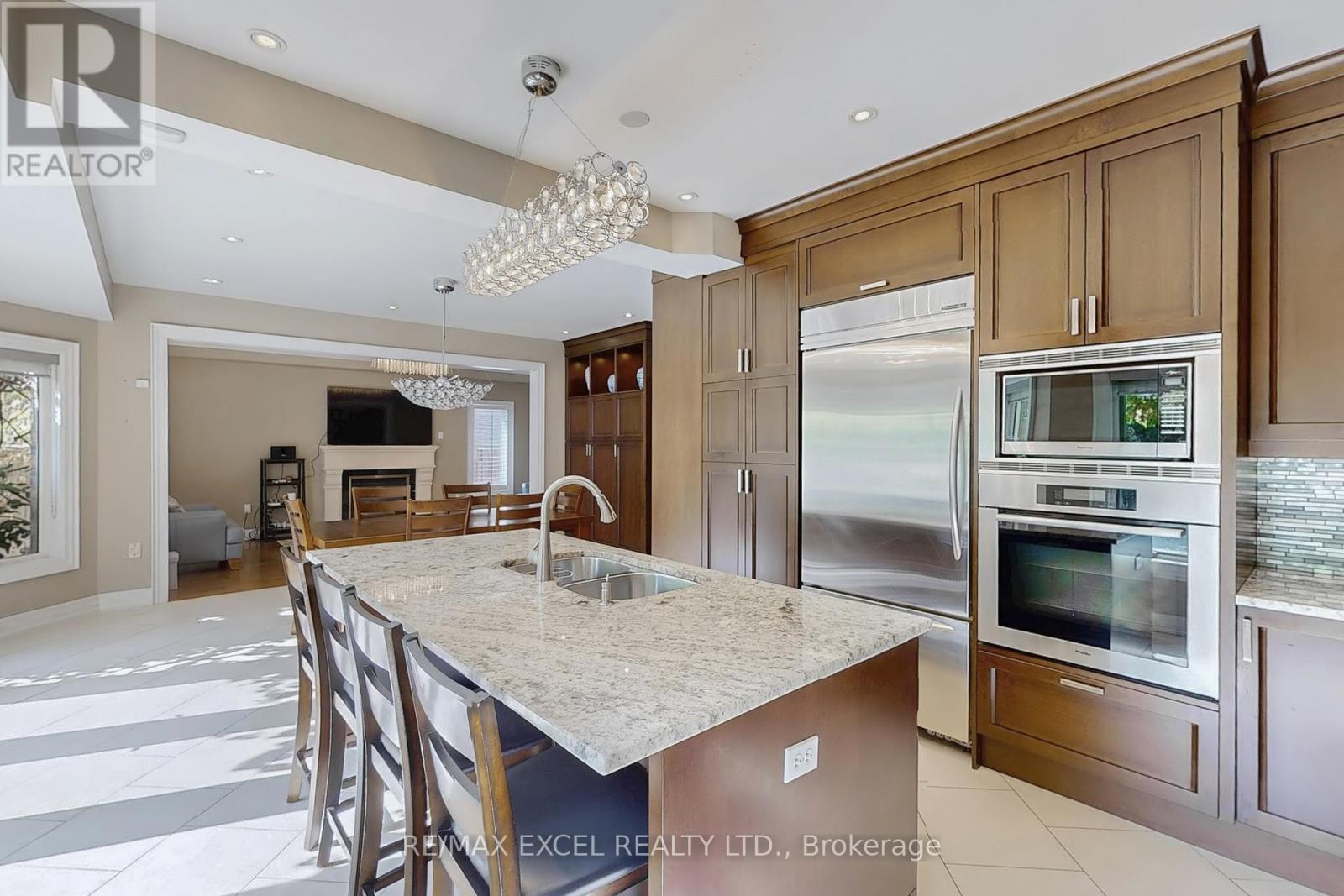 5368 Vail Court, Mississauga (Central Erin Mills), Ontario  L5M 6G9 - Photo 14 - W12407327